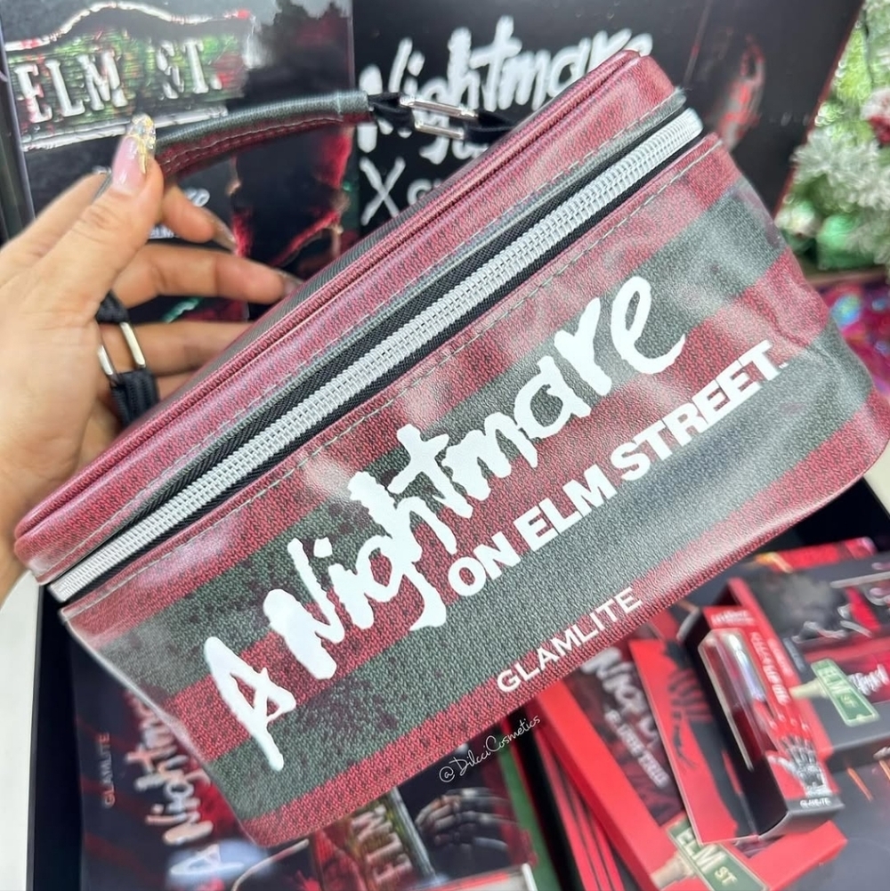 A Nightmare On Elm Street Makeup Bag - Picture 1 of 8